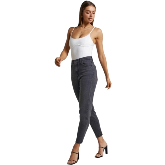 Levi's Denim - Levi’s Silver Tab Faded Black MOM JEAN High-Waist Relaxed Fit Tappered Leg 27X27